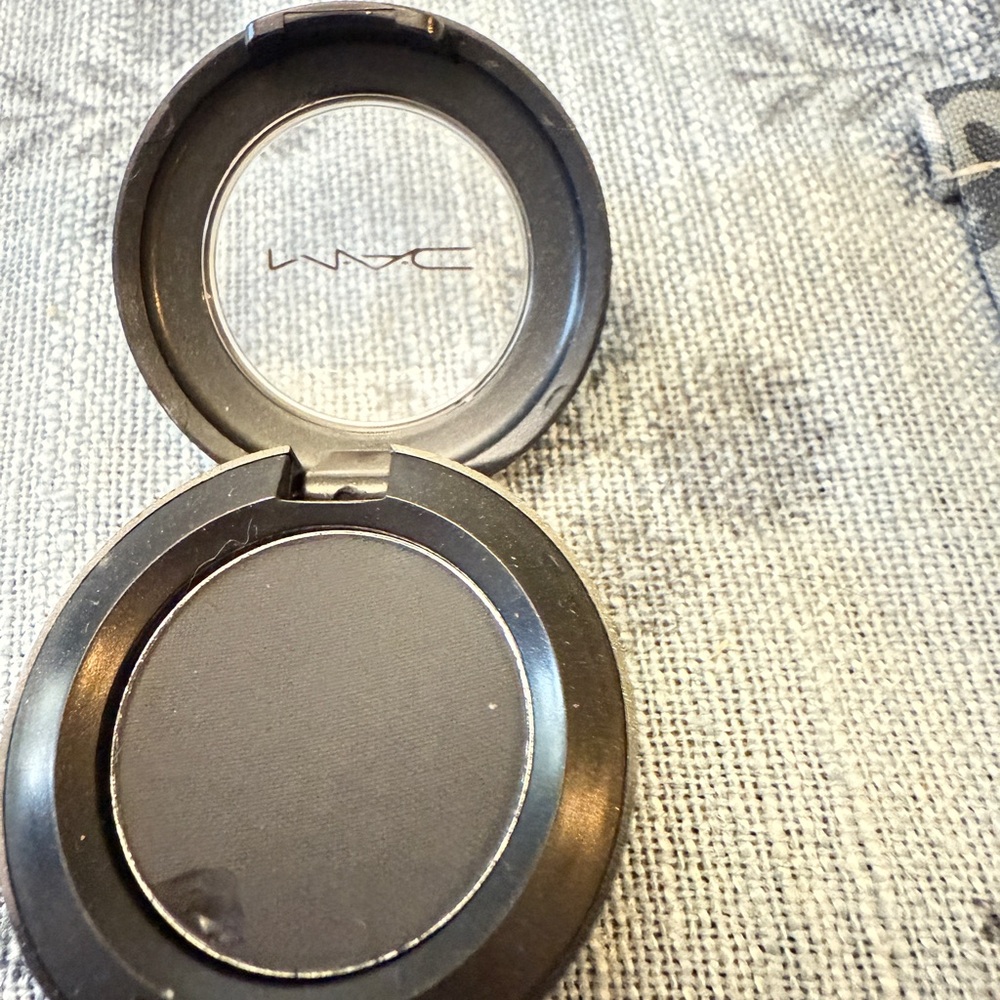 MAC Cosmetics Nehru Matte Eye Shadow